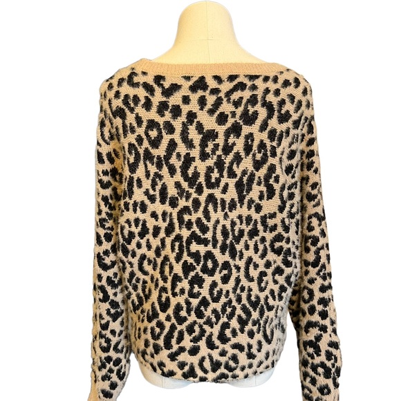 Jessica Simpson Blush Leopard Sweater Size Small - Picture 5 of 5